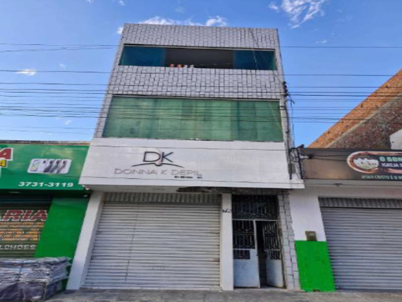 Prédio no Centro (foto 2 de 3)