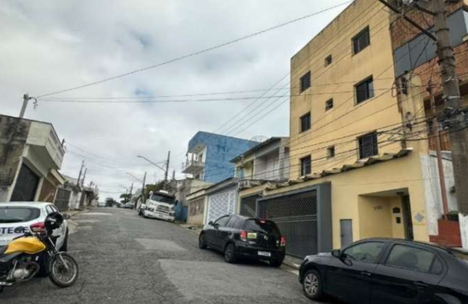 Apartamento com 2 quartos no Parque Santo Antônio (foto 2 de 2)