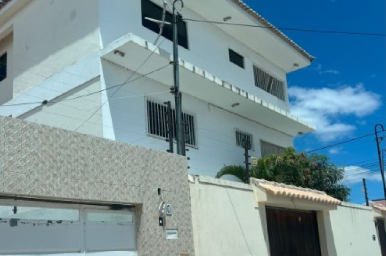 Prédio no Loteamento Dom Avelar (foto 2 de 3)